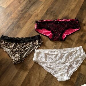 Elegant Lace and Print Panty Set
